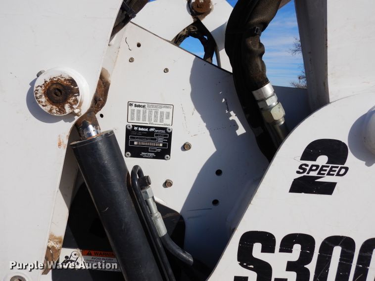 image for item DE4171 2007 Bobcat S300 skid steer