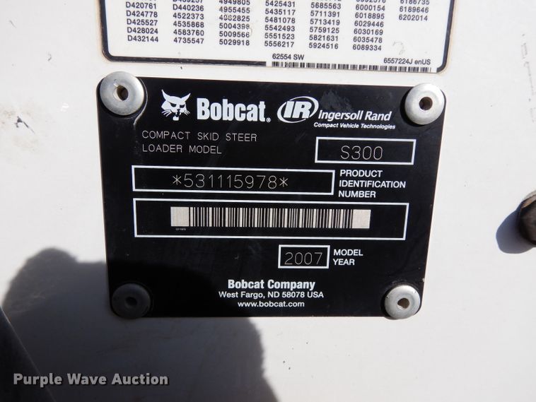 image for item DE4171 2007 Bobcat S300 skid steer