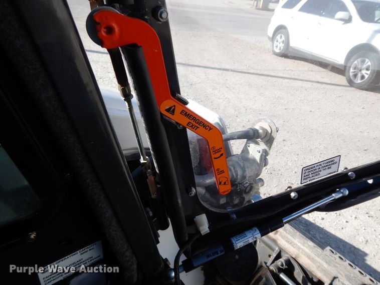 image for item DE4171 2007 Bobcat S300 skid steer