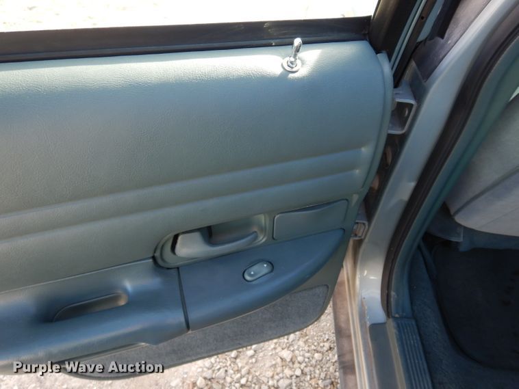image for item DE4172 1995 Ford Crown Victoria
