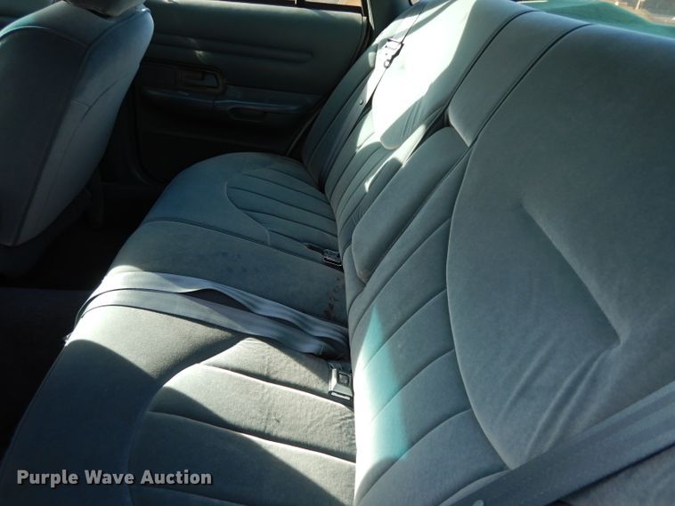 image for item DE4172 1995 Ford Crown Victoria