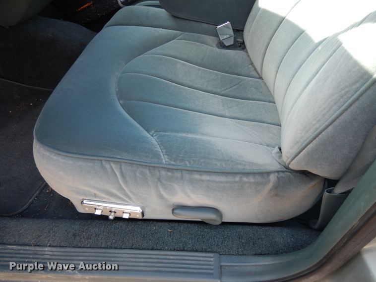 image for item DE4172 1995 Ford Crown Victoria