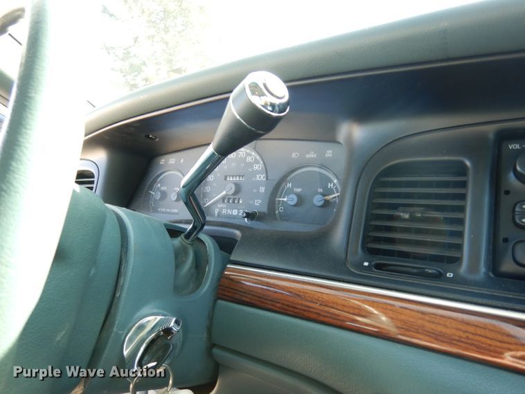 image for item DE4172 1995 Ford Crown Victoria