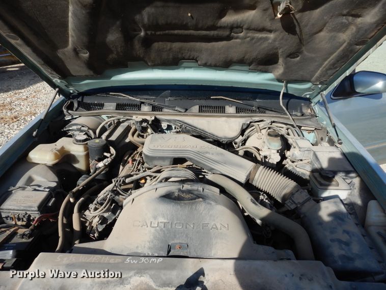 image for item DE4172 1995 Ford Crown Victoria