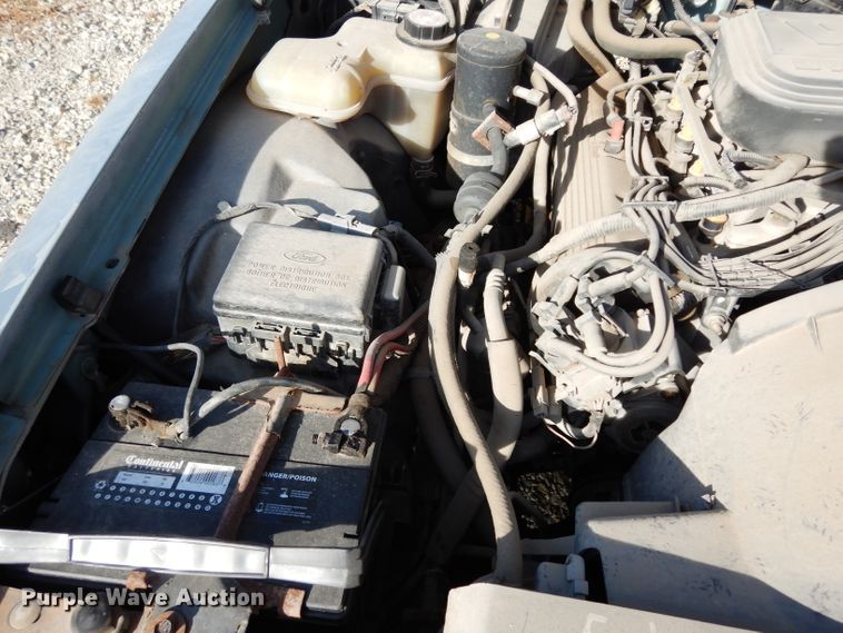 image for item DE4172 1995 Ford Crown Victoria