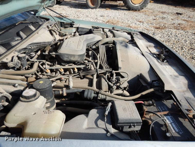 image for item DE4172 1995 Ford Crown Victoria