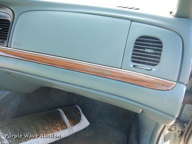 image for item DE4172 1995 Ford Crown Victoria