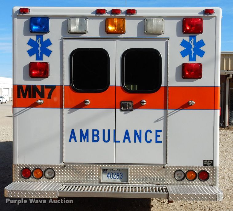 image for item DE4173 1999 Ford Econoline E450 Super Duty ambulance