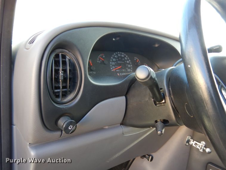 image for item DE4173 1999 Ford Econoline E450 Super Duty ambulance