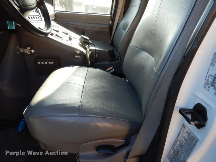 image for item DE4173 1999 Ford Econoline E450 Super Duty ambulance