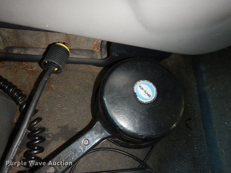 image for item DE4173 1999 Ford Econoline E450 Super Duty ambulance