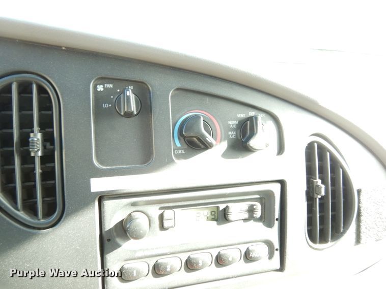 image for item DE4173 1999 Ford Econoline E450 Super Duty ambulance