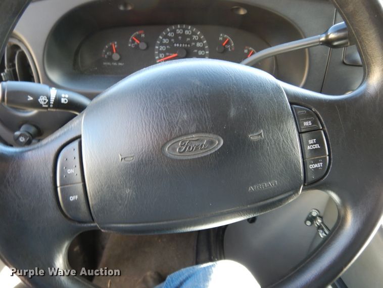 image for item DE4173 1999 Ford Econoline E450 Super Duty ambulance