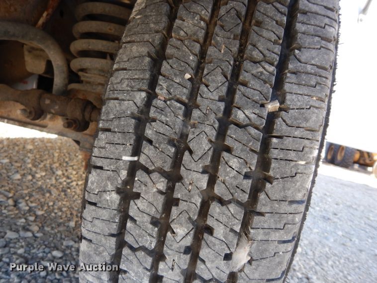 image for item DE4173 1999 Ford Econoline E450 Super Duty ambulance