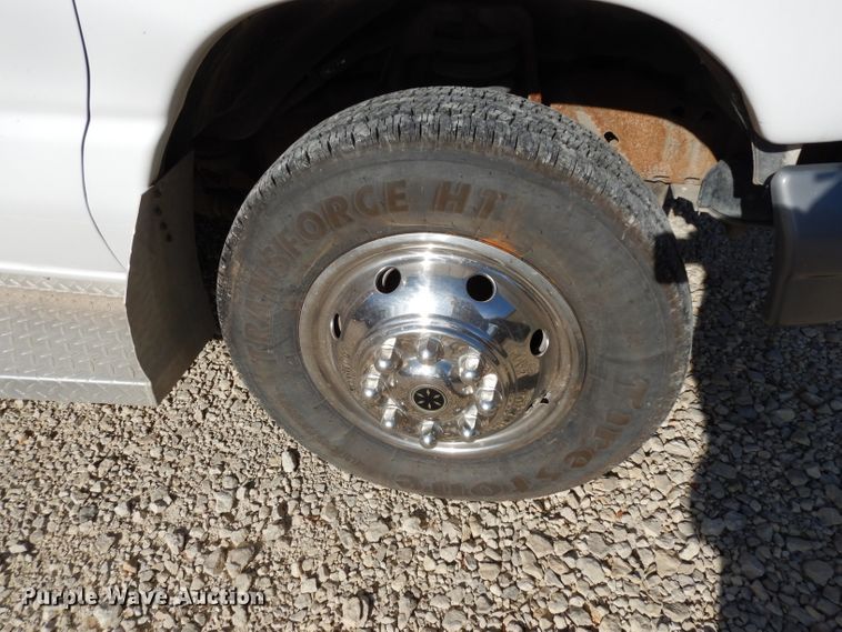 image for item DE4173 1999 Ford Econoline E450 Super Duty ambulance