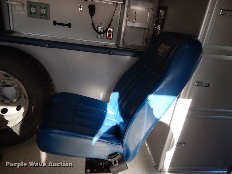 image for item DE4173 1999 Ford Econoline E450 Super Duty ambulance