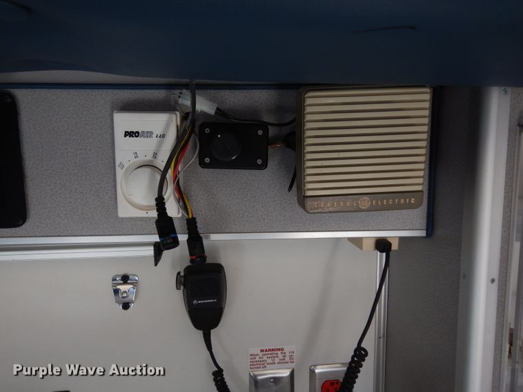 image for item DE4173 1999 Ford Econoline E450 Super Duty ambulance