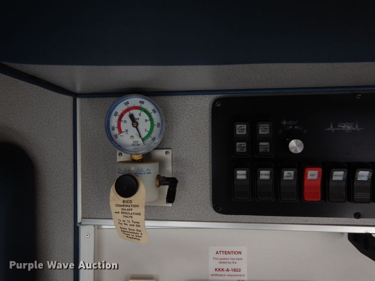 image for item DE4173 1999 Ford Econoline E450 Super Duty ambulance