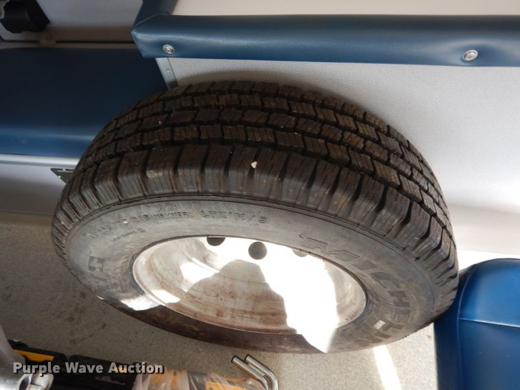 image for item DE4173 1999 Ford Econoline E450 Super Duty ambulance