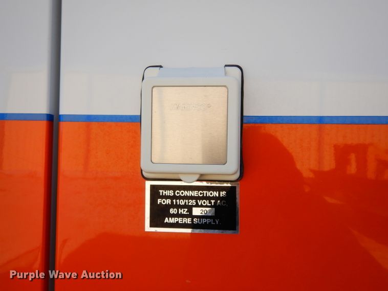 image for item DE4173 1999 Ford Econoline E450 Super Duty ambulance