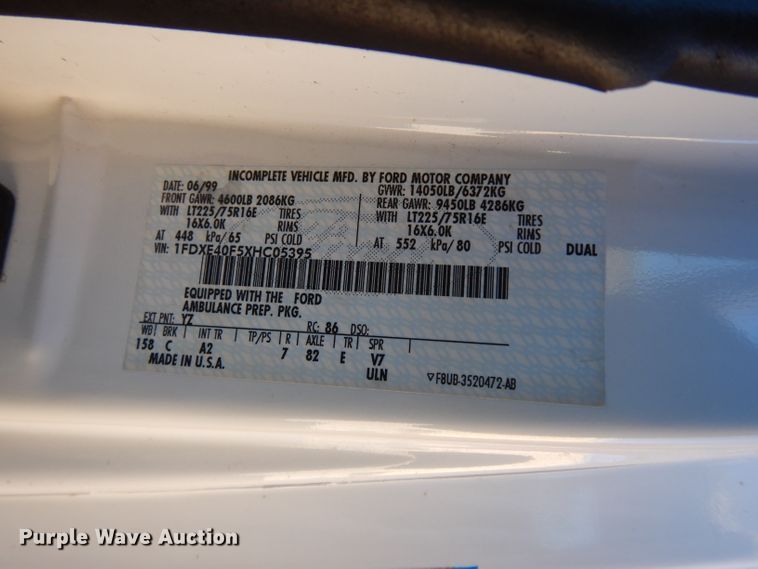 image for item DE4173 1999 Ford Econoline E450 Super Duty ambulance