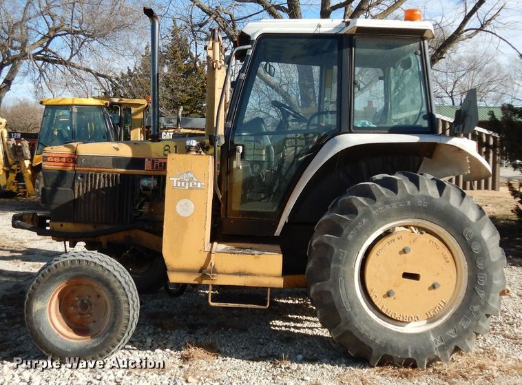 image for item DE4174 1997 New Holland 6640 tractor