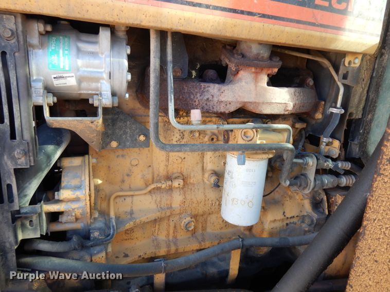 image for item DE4174 1997 New Holland 6640 tractor