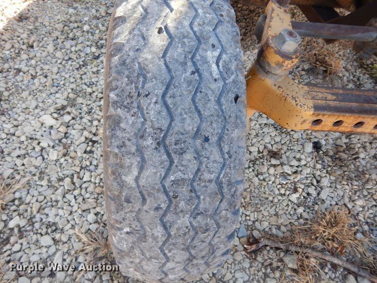 image for item DE4174 1997 New Holland 6640 tractor