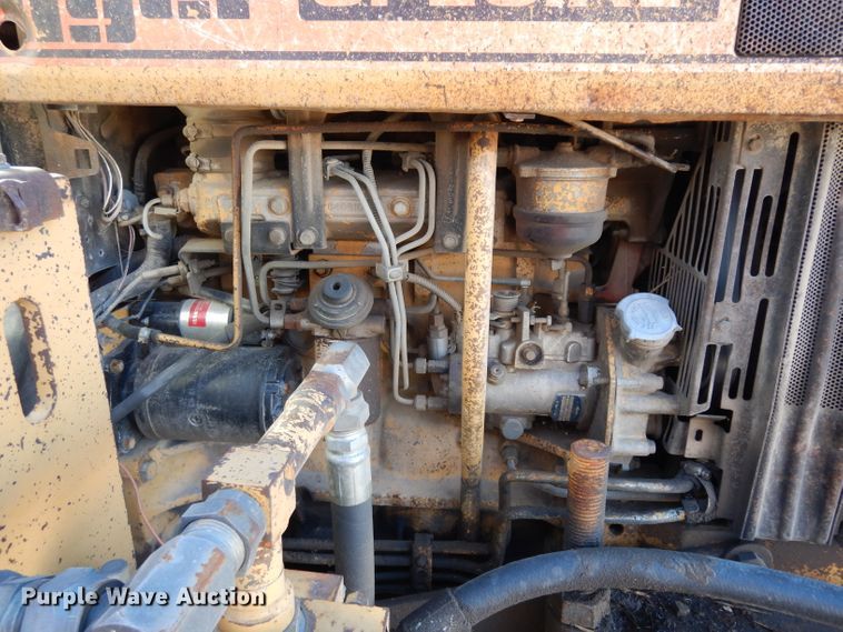 image for item DE4174 1997 New Holland 6640 tractor