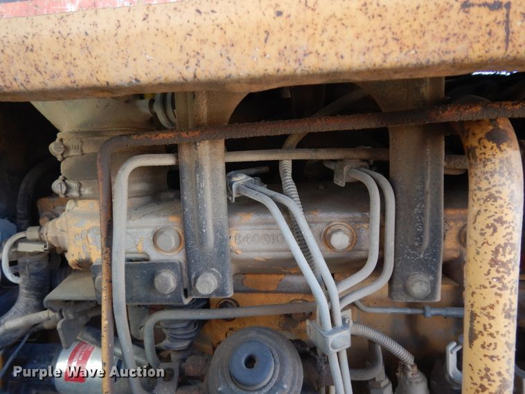 image for item DE4174 1997 New Holland 6640 tractor