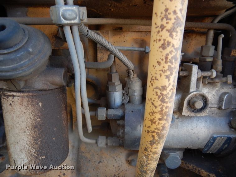 image for item DE4174 1997 New Holland 6640 tractor