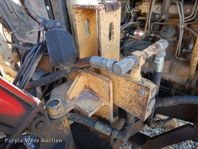 image for item DE4174 1997 New Holland 6640 tractor