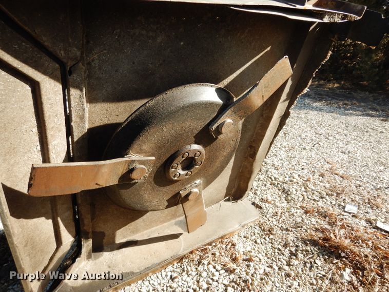 image for item DE4174 1997 New Holland 6640 tractor