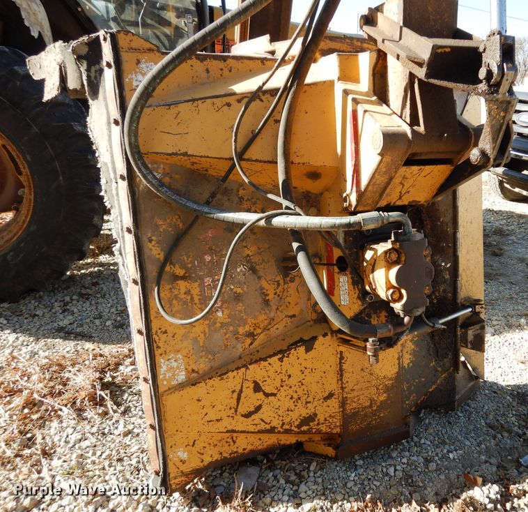 image for item DE4174 1997 New Holland 6640 tractor