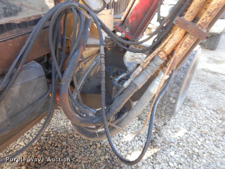 image for item DE4174 1997 New Holland 6640 tractor