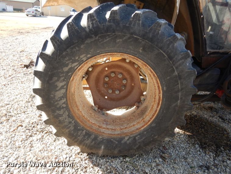 image for item DE4174 1997 New Holland 6640 tractor