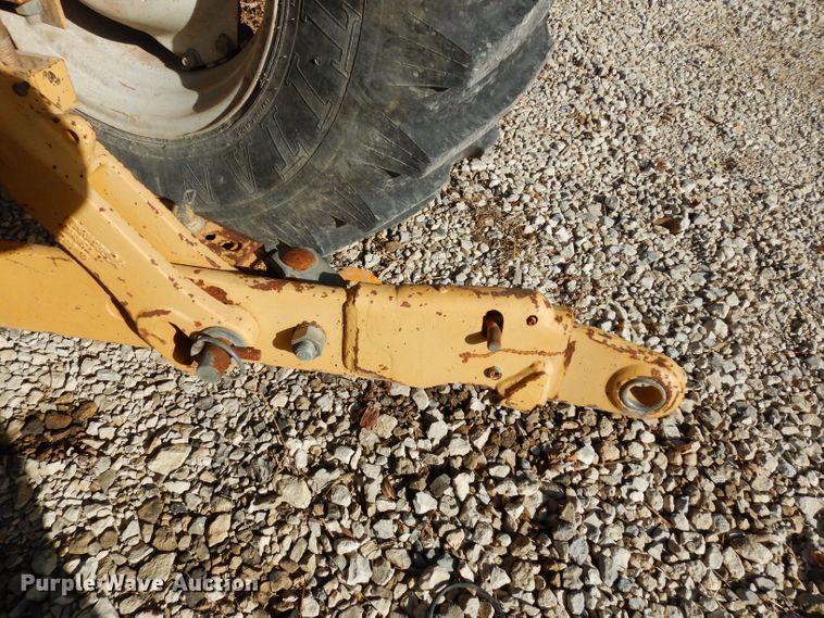 image for item DE4174 1997 New Holland 6640 tractor