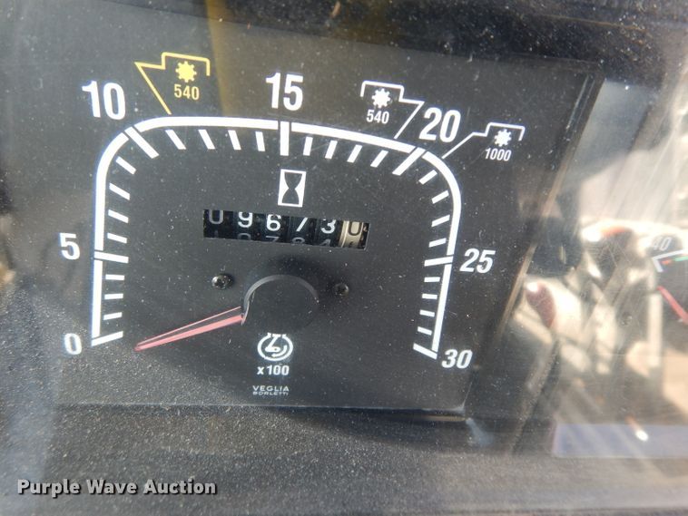 image for item DE4174 1997 New Holland 6640 tractor