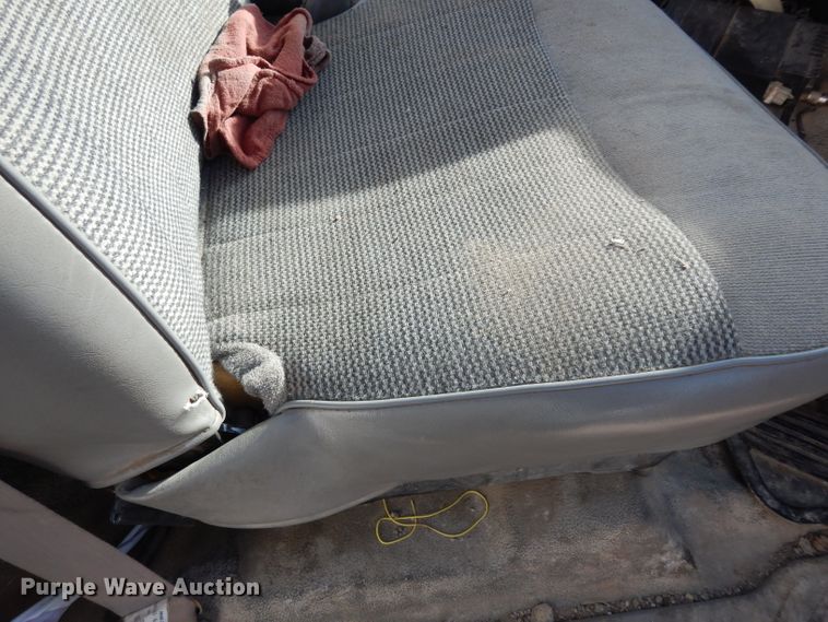 image for item DE4175 1998 Ford F150 pickup truck