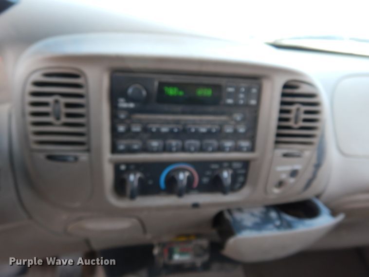 image for item DE4176 2001 Ford F150 XLT SuperCab pickup truck