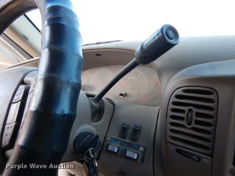 image for item DE4176 2001 Ford F150 XLT SuperCab pickup truck