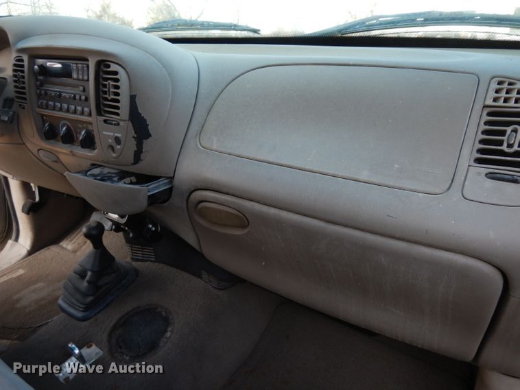 image for item DE4176 2001 Ford F150 XLT SuperCab pickup truck