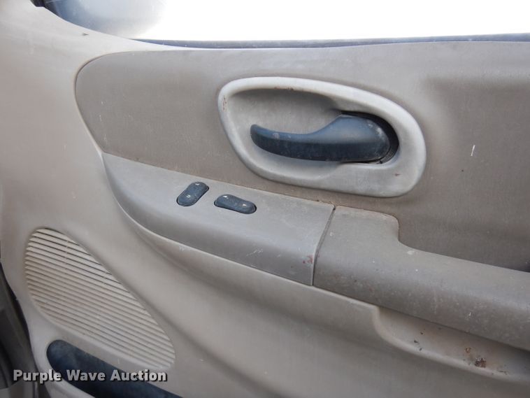 image for item DE4176 2001 Ford F150 XLT SuperCab pickup truck