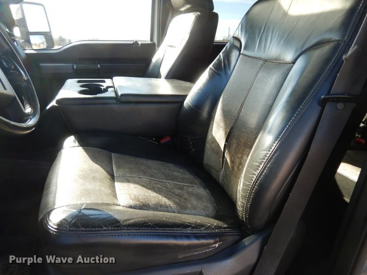 image for item DE4179 2011 Ford F350 Super Duty Lariat Crew Cab pickup truck