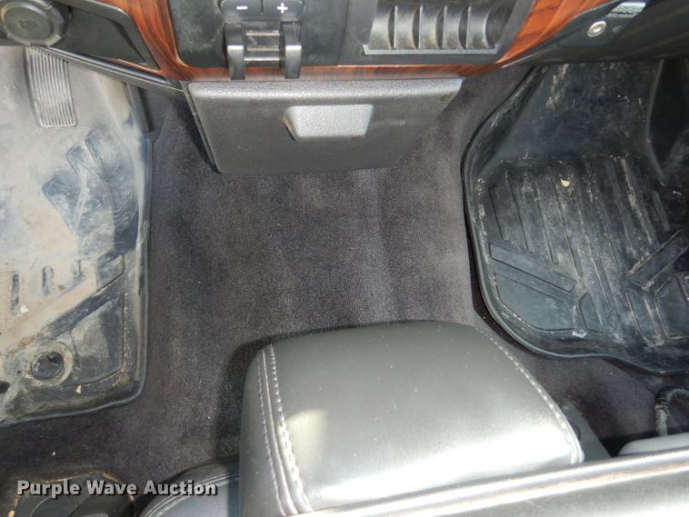 image for item DE4179 2011 Ford F350 Super Duty Lariat Crew Cab pickup truck