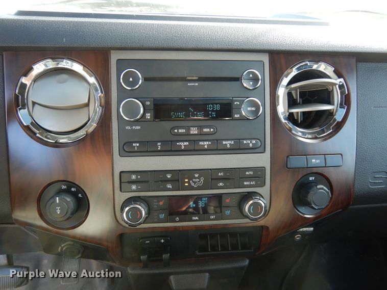 image for item DE4179 2011 Ford F350 Super Duty Lariat Crew Cab pickup truck