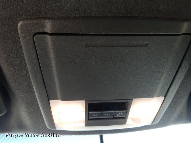 image for item DE4179 2011 Ford F350 Super Duty Lariat Crew Cab pickup truck