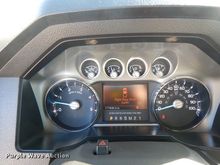 image for item DE4179 2011 Ford F350 Super Duty Lariat Crew Cab pickup truck