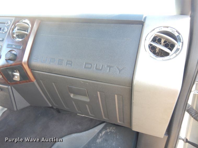 image for item DE4179 2011 Ford F350 Super Duty Lariat Crew Cab pickup truck