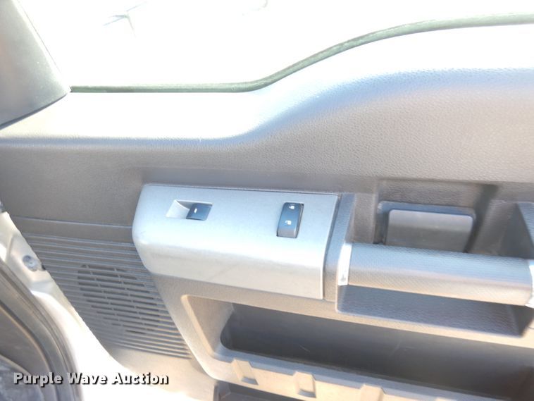 image for item DE4179 2011 Ford F350 Super Duty Lariat Crew Cab pickup truck